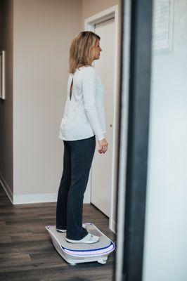 The vibration stimulates muscle contractions, which can help improve muscle strength, tone, and endurance and aids in lymphatic drainage.