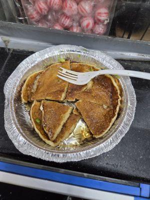 Pancakes i had ordered has eggshells in it. And it tastes horrible like it expired.