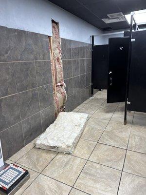 Insulation in the middle of the floor