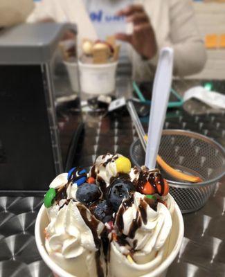 Omg some of the best ice cream in town I like how you can add toppings to a already loaded ice cream cup
