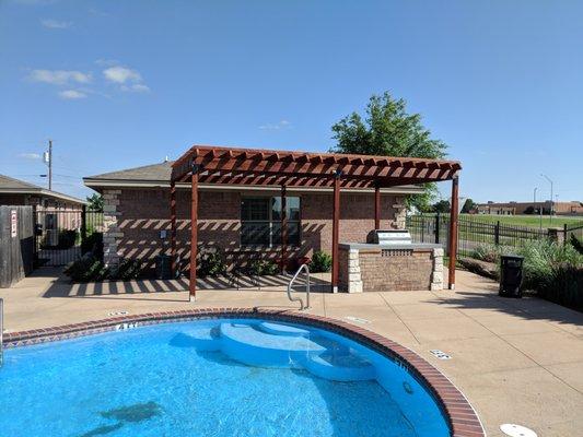 New pergola and BBQ grill!