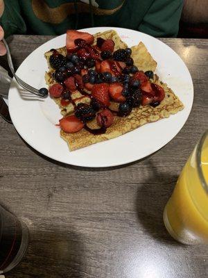 Berries crepes