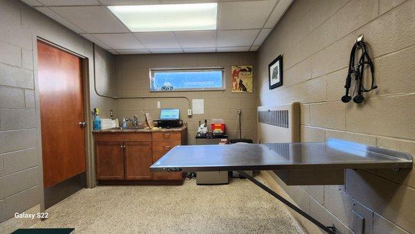 Ash Creek Animal Hospital & Spa