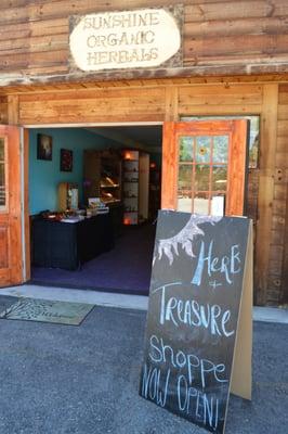 Sunshine Organic Herbals Herb & Treasure Shoppe!