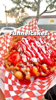 Deliciosos Funnelcakes solo $8 dólares