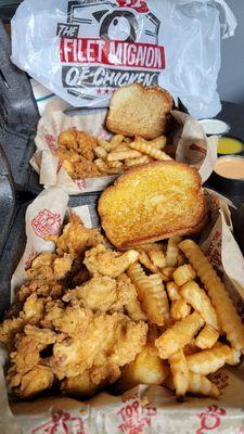 Huey Magoo's Chicken Tenders - Oviedo