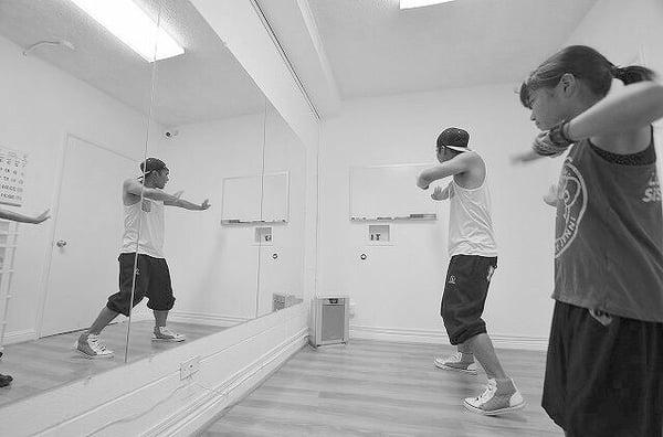 private hip-hop lessons available taught in Japanese language, from beginning-advanced levels.
