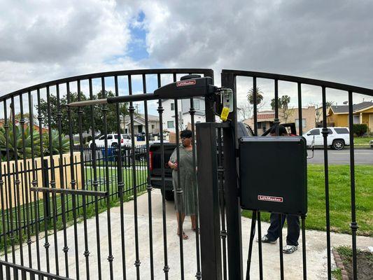 RH Garage Door and Gate