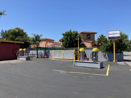 Easy Breezy Car Wash