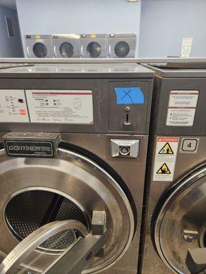 Blue tags showing broken machines.