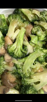 Broccoli mushrooms & white sauce w/rice