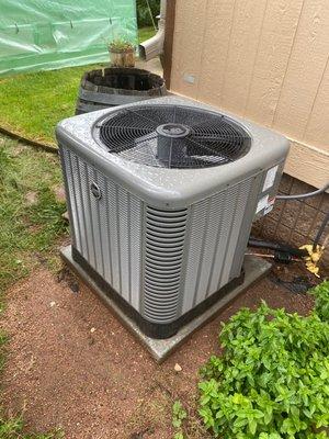 New central air conditioning condenser from Yavapai plumbing and heating.