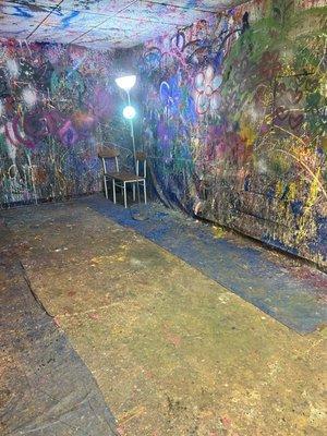 Splatter paint room