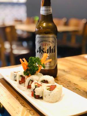 Spicy Tuna Roll and a Cold Asahi hits the spot every time!!!