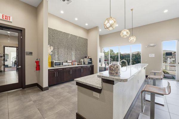 Anatole at City View