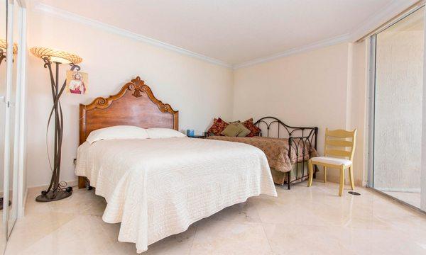 Pinnacle Sunny Isles Beach