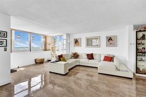 Amber Hookway - Best Broward Realtor