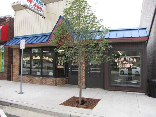 Laundromat-Giant Wash