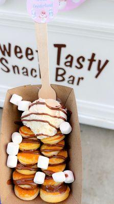 Mini pancakes with ice cream