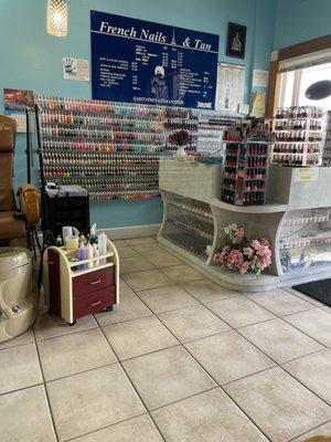 French Nails & Tanning