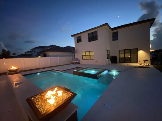 Fontaine Pools & Spas