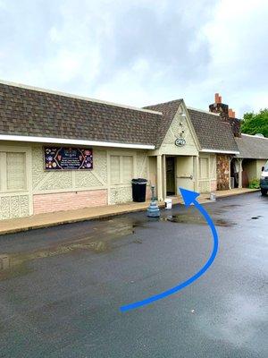 Entrance is over in this side. #UpCloseSavor