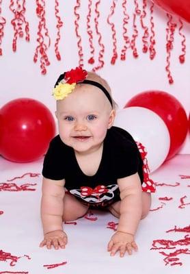 Highly recommend Pamela Hughes Photography!I used her for my daughter's 1st BDay pics & also for our Christmas pics this year as well!! :)