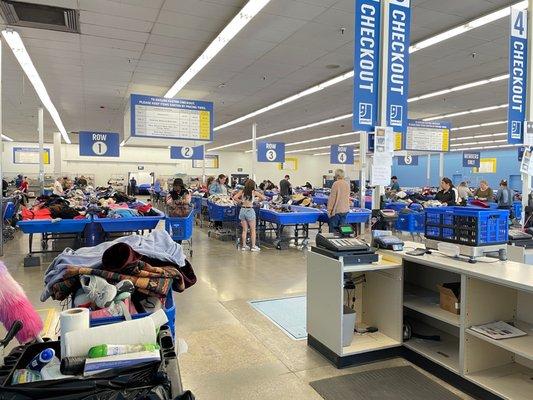 This was taken on a Wednesday morning. It was not crowded. The staff was incredibly friendly.