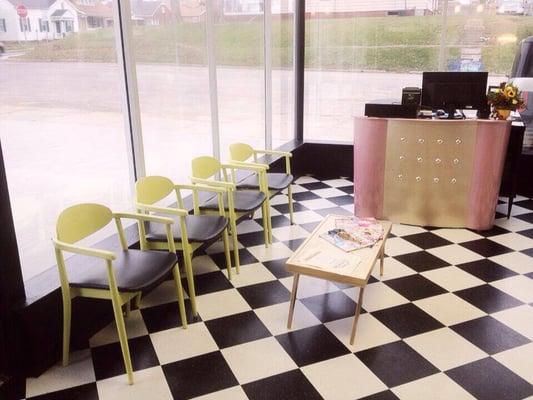 Atomic Bombshell Beauty Parlour