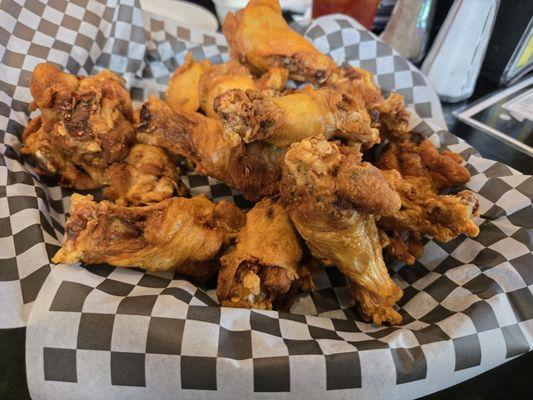 (25) $1 Wing Special - Saturdays