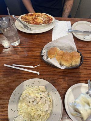 Rolls, cheese ravioli, Fettucini Alfredo with chicken