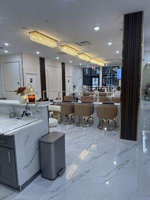 Hera Nail Bar & Head Spa