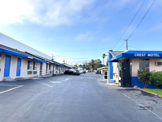 The Crest Motel