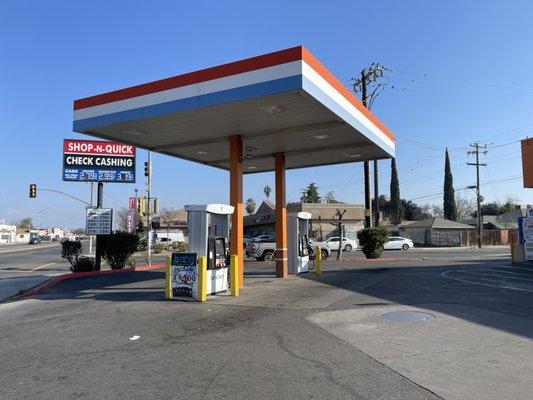 Check Cashing Shop N Quick