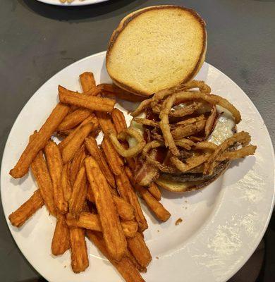 The Rally Sports Bar And Grille