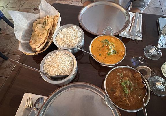 BUTTER CHICKEN/CHICKEN MAKHANI LAMB CURRY ROSEMARY GARLIC NAAN