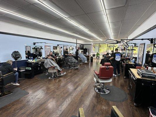 Golden Barbershop & Beauty Salon