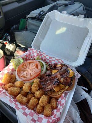 Bacon cheeseburger & tots