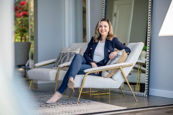 Saba Shoaeioskouei - Compass