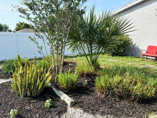Flowers & Mulch ... LookGood
