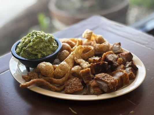 Carnitas Y Chicharrones “El Gallo”