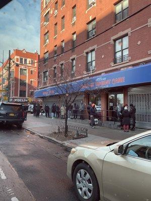 Line of people who have been waiting for more than 2 hours