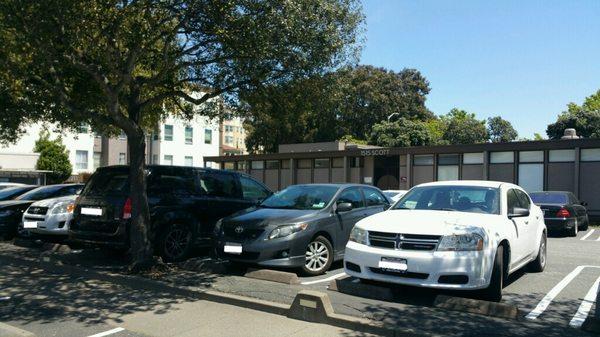 1515 Scott Street Auto Parking