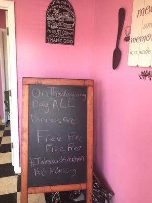 Free Dinners on Thanksgiving Day from 2-9pm