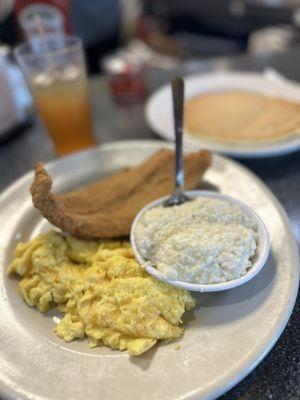 Fried fish and grits