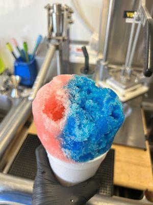 SnoShow Shaved Ice and Treatz