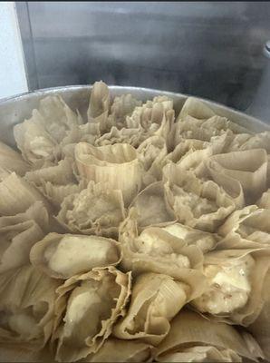 Tamales de chicken,pork and cheese with chili