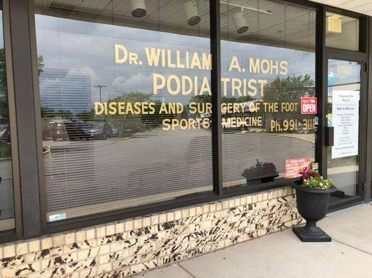 William Mohs, DPM - Forest View Foot & Ankle Center