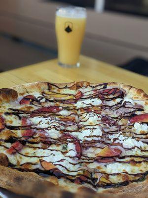 Dominic's pizza parlor