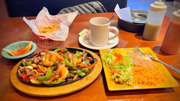 El Gallo Maro Mexican Restaurant And Taqueria